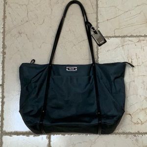 Tumi Voyageur Tote - lightweight, ballistic nylon